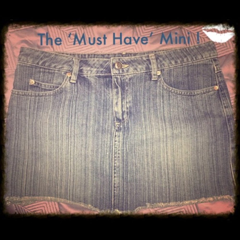 The cutest Denim Mini! 💘